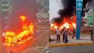 Incendio de bus de transporte público genera fuerte tráfico en av. Caquetá y obstruye vía exclusiva del Metropolitano