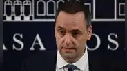 Manuel Adorni renunció como jefe de Gabinete de Milei en medio de acusaciones por corrupción