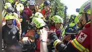 Un hombre sobrevive ocho días bajo los escombros en Venezuela y es rescatado con vida en medio de la tragedia que deja 2.300 muertos