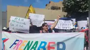 Becarios protestan frente al Minedu contra proyecto que cambia las reglas del Pronabec: “Hasta que se deje sin efecto”