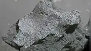 Cae un meteorito en un dormitorio y revela química de otro mundo: su asteroide creó los ingredientes para la vida