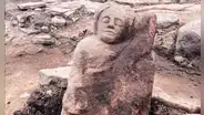 Un arqueólogo levanta una piedra y encuentra un guardián romano escondido bajo un cuartel durante 1.600 años