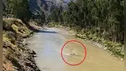 Junín: tres personas mueren tras despiste de auto que cayó al río Mantaro en la Carretera Central