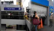 Estación Ricardo Palma del Metropolitano suspende atención por invasión de abejas: rescatistas intervienen la zona