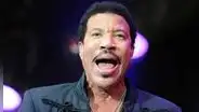 Cantante Lionel Richie ingresó a UCI tras sufrir problema de salud al finalizar un concierto