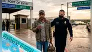 Alerta máxima inmigrantes | Deportarán a extranjeros con Green Card que no hagan caso a estas medidas: Deberán dejar el país inmediatamente