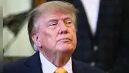 Trump presenta el posible nuevo uniforme de la Fuerza Espacial de EE. UU. y las redes lo comparan por su diseño con un traje nazi