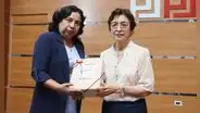 Corte de Piura reconoce trayectoria de trabajadora judicial tras 47 años de servicio