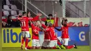 ¡Triunfo en el Cusco! Cienciano venció 2-0 Montevideo City Torque en el partido de ida por los 4tos de final de Copa Sudamericana 2026
