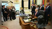 Donald Trump veta de la Casa Blanca a medios CNN, MSNOW y Politico por supuesta "cobertura de noticias falsas"