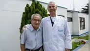 Paciente de 95 años supera cáncer de colon tras sobrevivir a compleja cirugía y con apenas 6 g/dL de hemoglobina