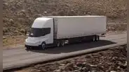 Tesla pone en marcha la producción masiva de su camión eléctrico Semi: tendrá hasta 805 km de autonomía y fabricará 50.000 al año