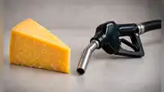 Tu nuevo combustible podría venir del queso: científicos convierten el suero salado en bioetanol y buscan ampliar su producción