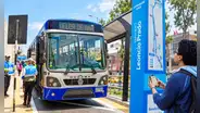 Corredor Azul renueva 39 paraderos en el Rímac con pisos podotáctiles, bancas y señalización en braille: conoce cuáles son