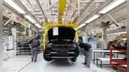 China quiere prohibir las manijas ocultas de los coches y las pantallas plegables: las nuevas normas que buscan evitar riesgos de seguridad