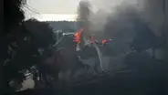 Un incendio forestal se extiende en el sur de California, deja varias casas en llamas y provoca evacuaciones masivas