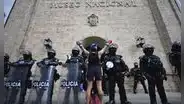 Cientos de colombianos denuncian censura del presidente Abelardo de la Espriella tras retirar obras del Museo Nacional