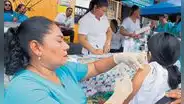 Minsa comprará un millón de vacunas contra el dengue y prepara hospitales de campaña por el fenómeno El Niño