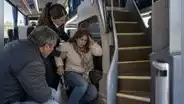 Cayó por las escaleras de un bus al cambiar de asiento y la Justicia de Argentina ordenó $53.300.000 de indemnización