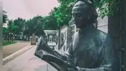 La reflexión de Confucio que invita a pensar antes de actuar: "Quienes intentan resolverlo todo con prisa a menudo pasan por alto lo esencial"