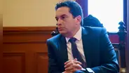 Torres admite error en la ley de facultades tras defender que cumplió la Constitución: "He dispuesto la fe de erratas"