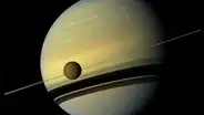 La NASA abre inscripciones para enviar tu nombre a luna Titán de Saturno a bordo del helicóptero Dragonfly