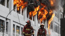 Fuego destruye edificio clausurado por municipalidad
