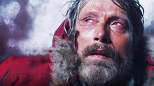 Mads Mikkelsen se enfrenta al frío extremo en 'El Artico', una película de supervivencia [VIDEO]