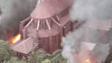 Chile: Incendian Iglesia de la Policía en primera protesta del año [VIDEOS]