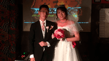 Se casan en salón de videojuegos, discuten y lo solucionan con partida de Tekken [FOTOS]