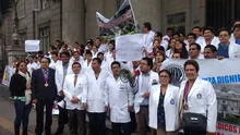 Médicos y jefa del Loayza chocan por denuncias de TBC