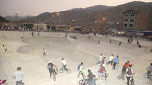 Inauguran moderna pista para skatepark en plaza central de Manchay 