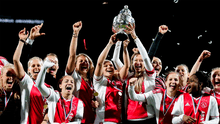 Ajax: Edwin van der Sar firma convenio que beneficia al equipo femenino