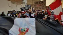 Jóvenes marcharon en Trujillo e hicieron vigilia por asesinados en Lima