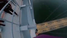 Joven es arrestado tras escalar puente de más de 150 metros de alto para tomarse una selfie [VIDEO]