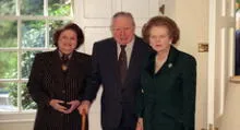 El lujoso regalo que Thatcher le hizo a Pinochet mientras el dictador estuvo detenido en Londres