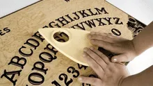 Ouija: ¿cómo el tablero que ‘contacta espíritus’ se volvió en juguete para niños de 8 años?