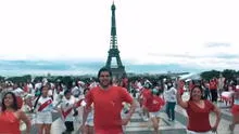 París de rojo y blanco: compatriotas rinden homenaje al Perú con flash mob de marinera