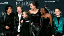 Angelina Jolie y sus hijos desbordan felicidad en alfombra roja de “Maléfica”