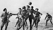 Tregua de Navidad: el fútbol y los villancicos detuvieron por un día la Primera Guerra Mundial [VIDEO]
