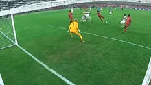 ¡Los palos son así! Firmino erró clara ocasión de gol tras remate de zurda [VIDEO]