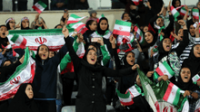 Mujeres pudieron ingresar a un estadio de fútbol en Irán luego de 37 años  