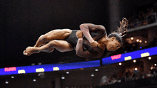 Simone Biles sorprende al mundo al realizar salto inédito en campeonato de gimnasia [VIDEO]