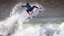 Campeón peruano de surf mejora en el ranking global