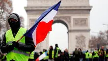 Chalecos amarillos de Francia vuelven a las calles junto a 10 000 personas