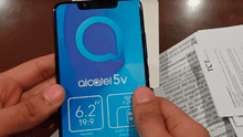 Alcatel 5V: unboxing del smartphone de gama media con inteligencia artificial [VIDEO] 