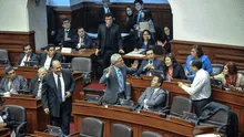 Luis Iberico y Jorge Castro pierden los papeles durante el Pleno | VIDEO