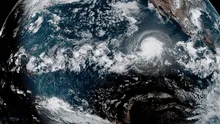 Eclipse solar 2019: imagen satelital capta avance de fenómeno astronómico junto al remolino del huracán Bárbara | Astronomía | Video