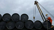 Petróleo abre en 24,35 dólares debido a recortes de la OPEP