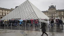 Francia: Museo del Louvre reabre sus puertas tras el ataque terrorista contra unos militares